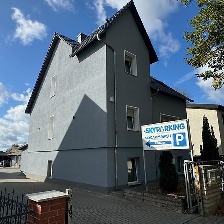 Skypension Schönefeld Zewnętrze zdjęcie