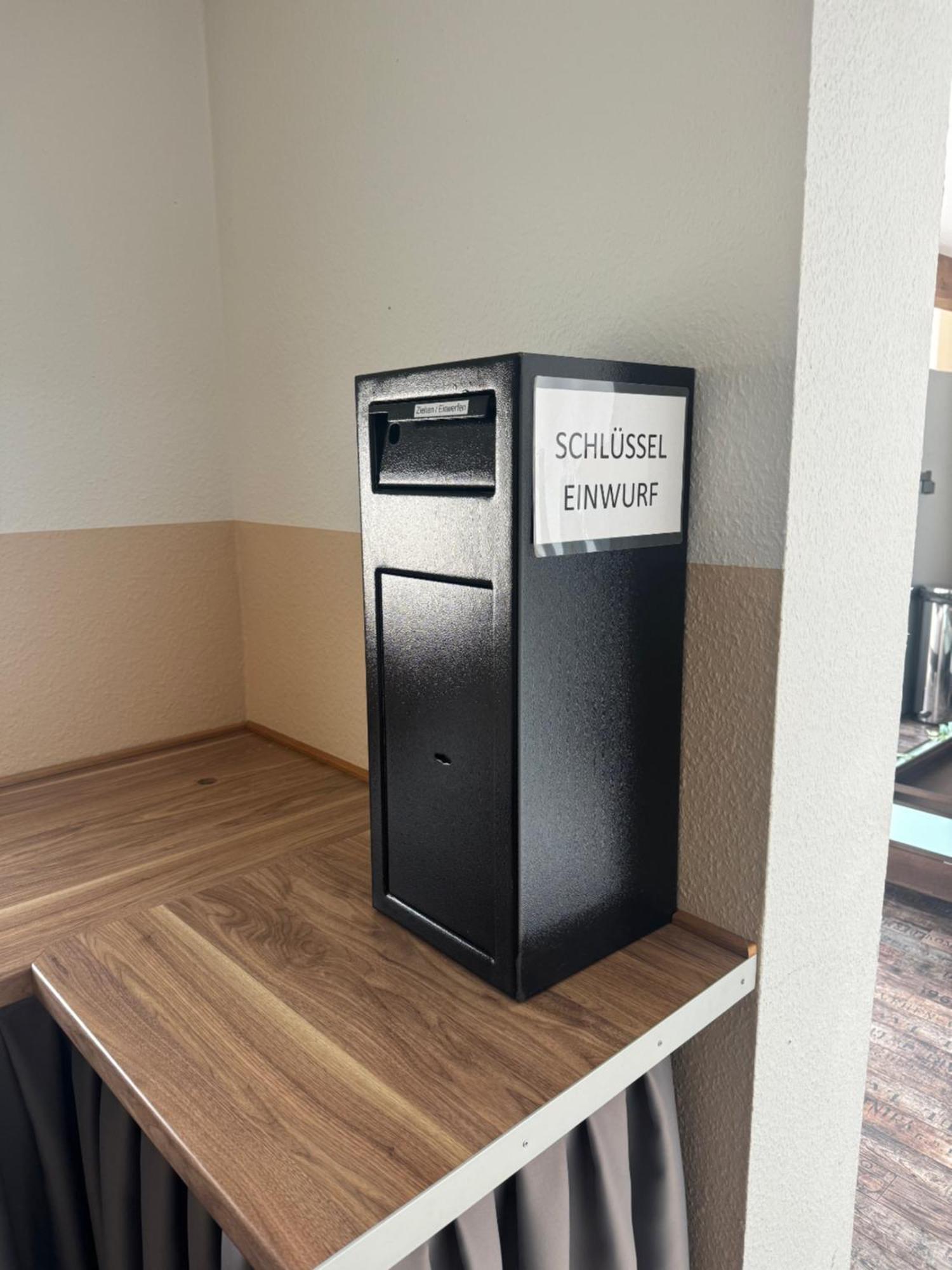 Skypension Schönefeld Zewnętrze zdjęcie
