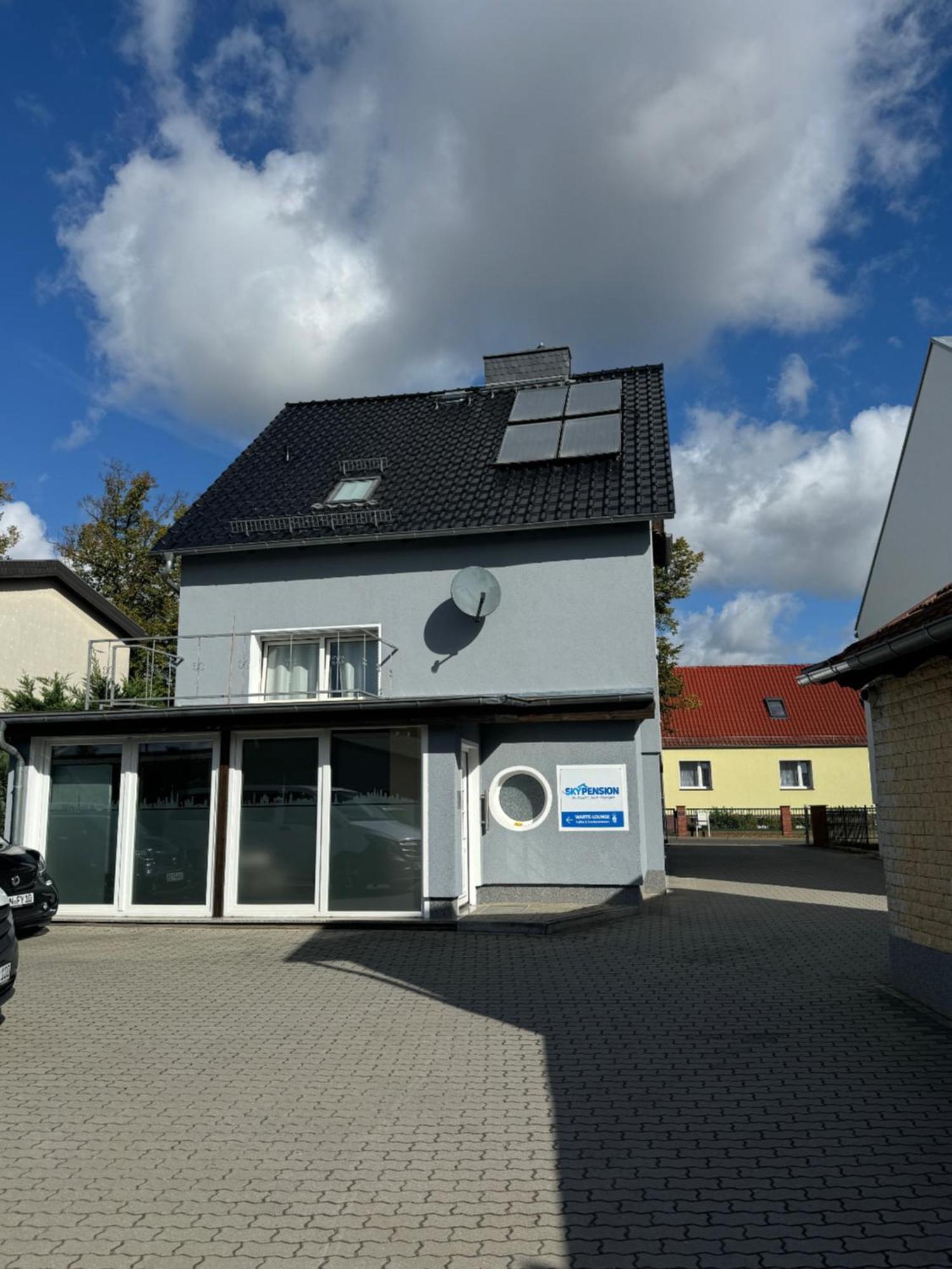 Skypension Schönefeld Zewnętrze zdjęcie